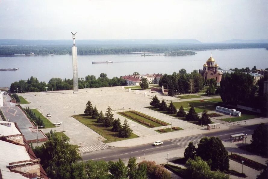 Г самара самарская площадь. Самара 2000е. площадь славы самара в ссср. самара поляна фрунзе 1990 год. самара площадь славы строительство.
