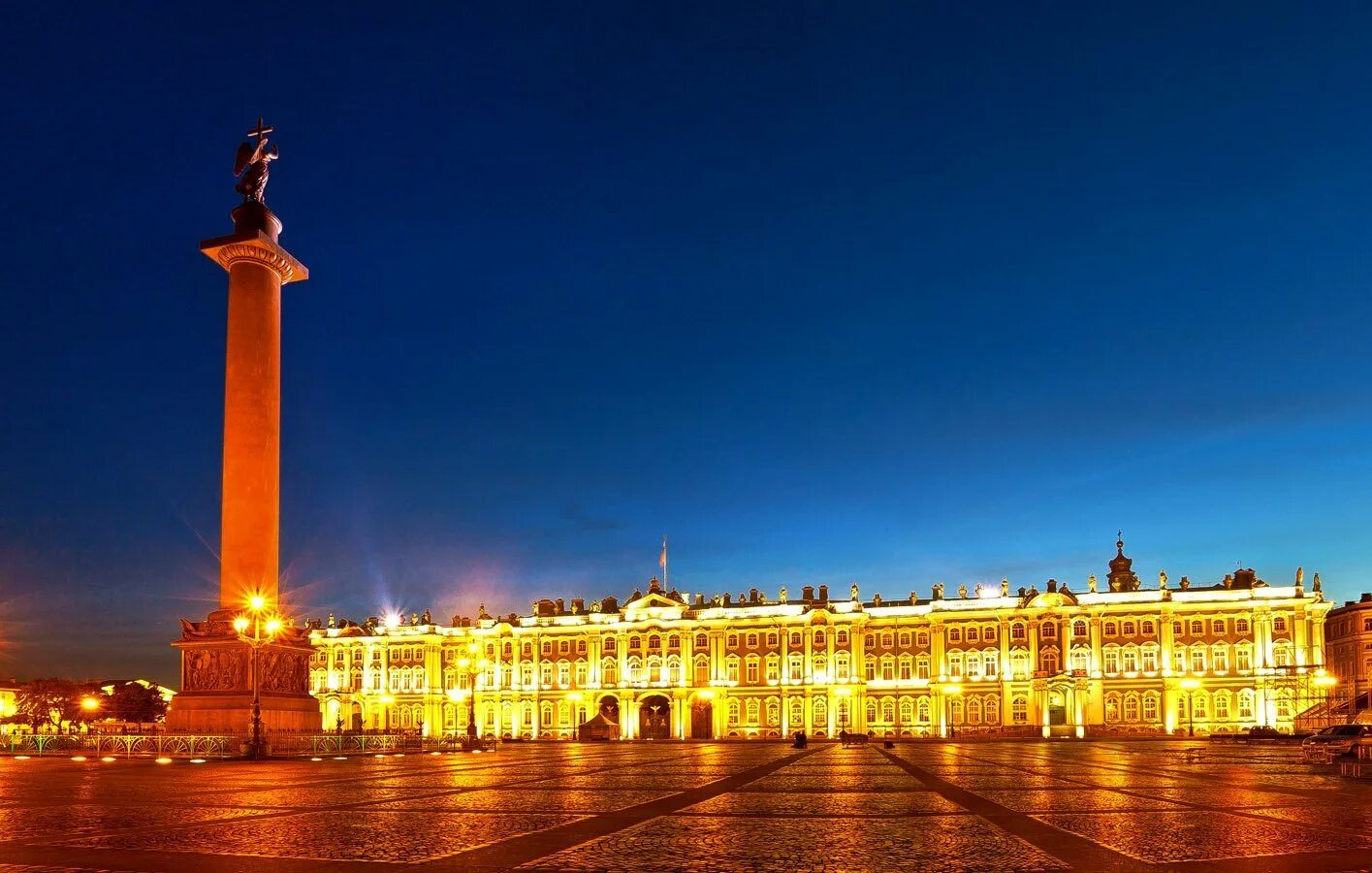 Центр питера дворцовая площадь. Площадь победы санкт-петербург. Пл красивый. Пл красивый. London трафальгарская площадь.