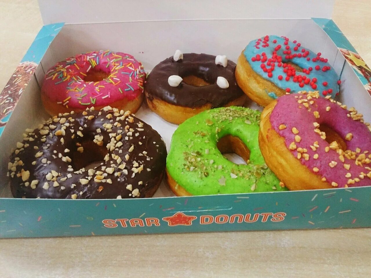 Star donuts. Stardonuts ЕКБ. Star Donuts пончики. Стар Донатс Екатеринбург. Пончики ЕКБ.