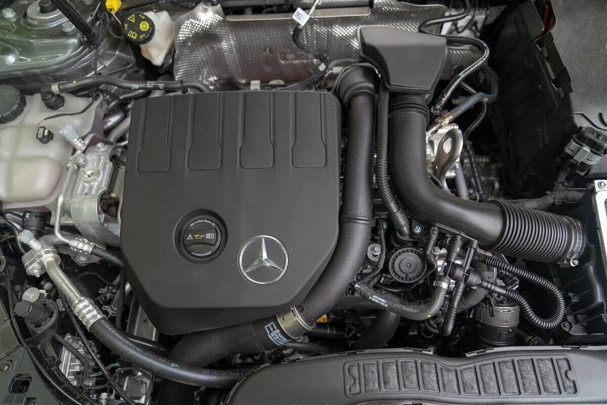 1.3 л 150 л с. A180 Mercedes моторный отсек. A200 Mercedes мотор. Двигатель Мерседес 200. W177 Mercedes.
