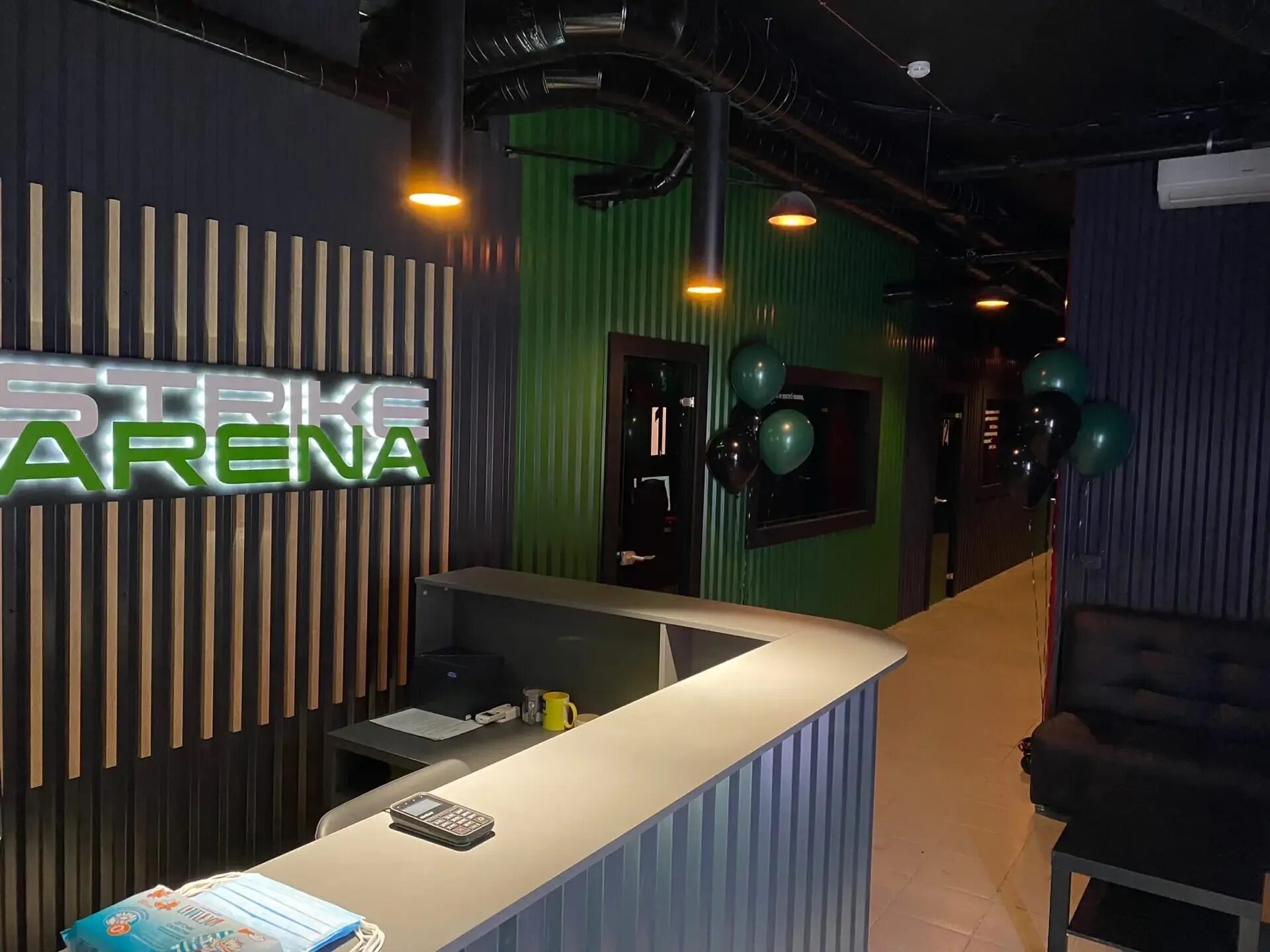 Компьютерный клуб strike arena в чебоксарах. Центр киберспорта барнаул. Страйк арена вязьма. Клуб strike arena. Киберспорт арена майкоп.