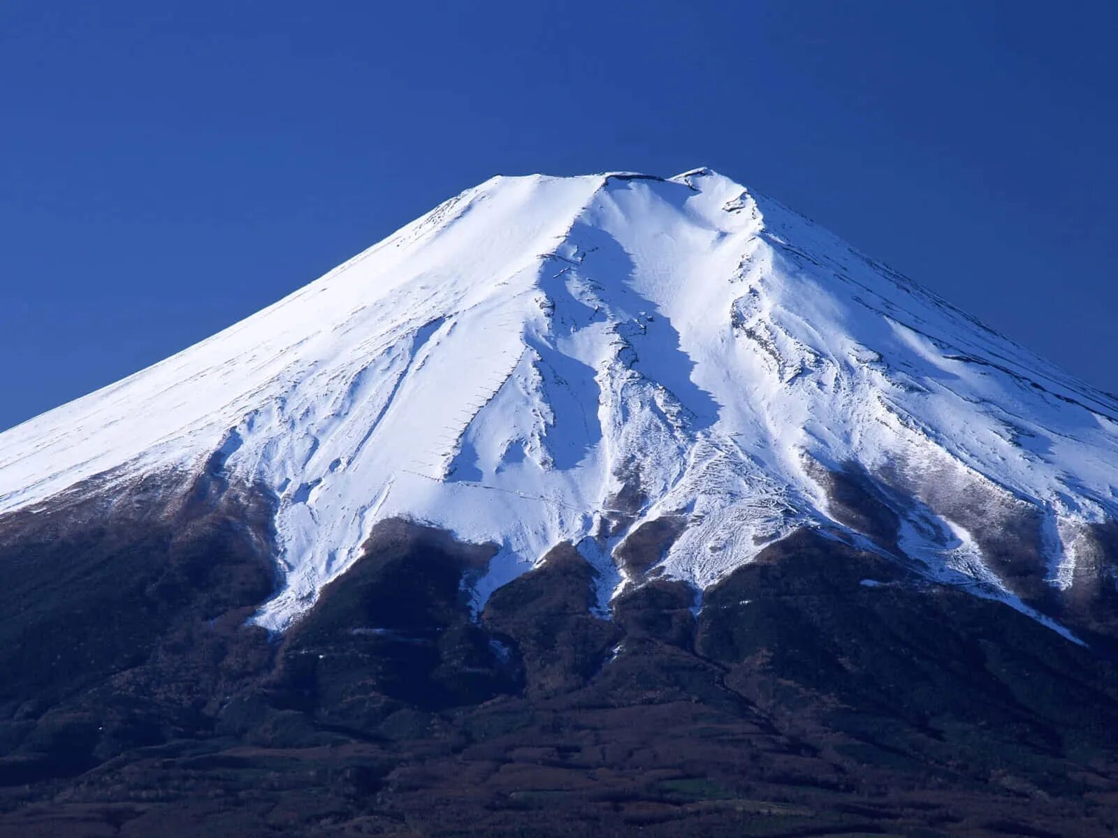 Вулкан Фудзияма. Гора Фудзи. Канкар Пунсум гора. Горы Гамбурцева.