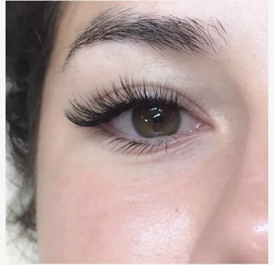 Кошачий эффект наращивания 3д. Ресницы классика. Наращивание ресниц энгельс. Формы нарощенных ресниц. Ресницы натуральный эффект.