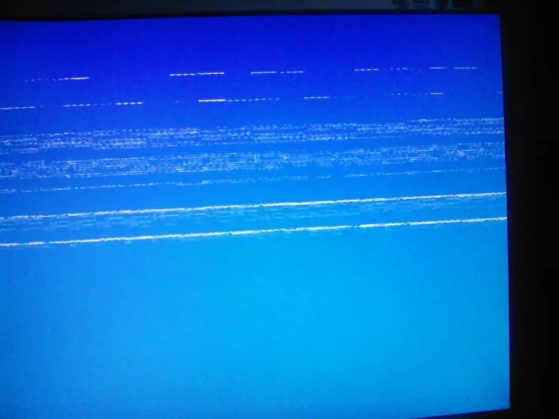 Полоса сверху экрана. Артефакты видеокарты на виндовс 10. Синие полосы на экране. Артефакты на мониторе. Синий экран с полосками.