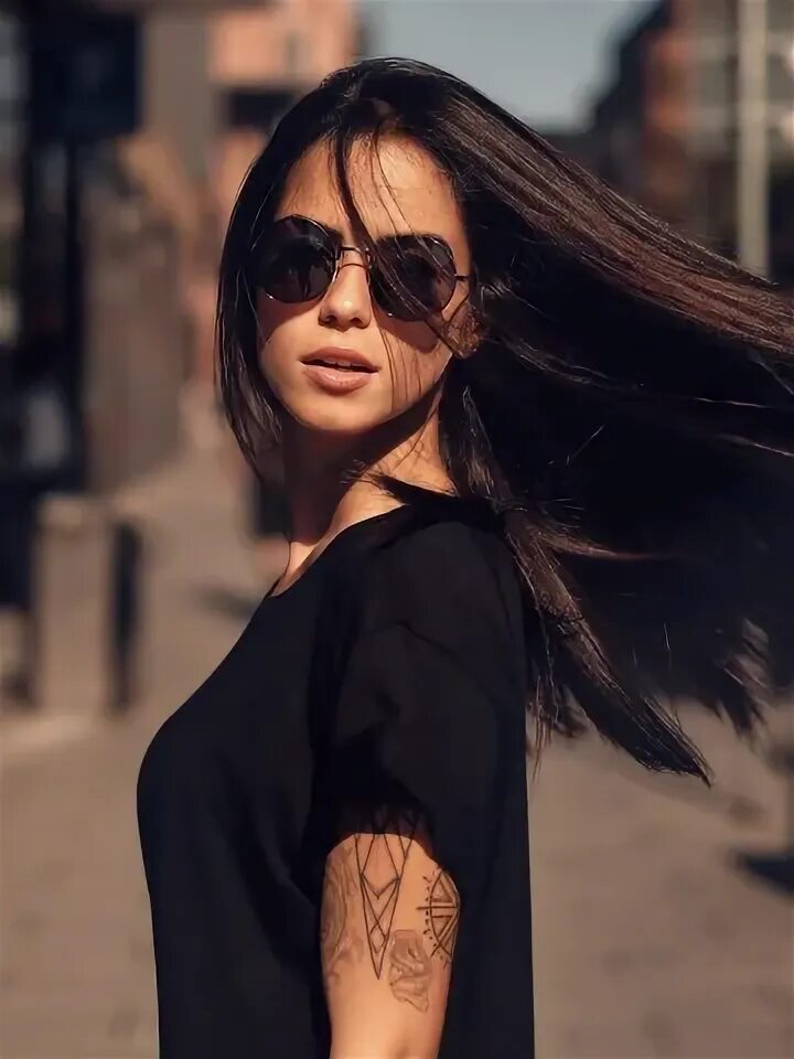 Скачать обои девушка, модель, брюнетка, серые глаза, andrieu monika, раздел деву