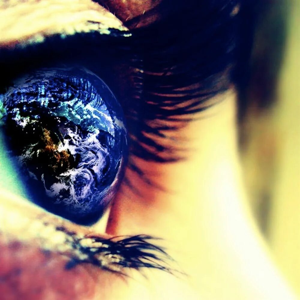 We see the world. The World in the Eye. World in my Eyes. How i see the World through my Eyes. A World through our Eyes.