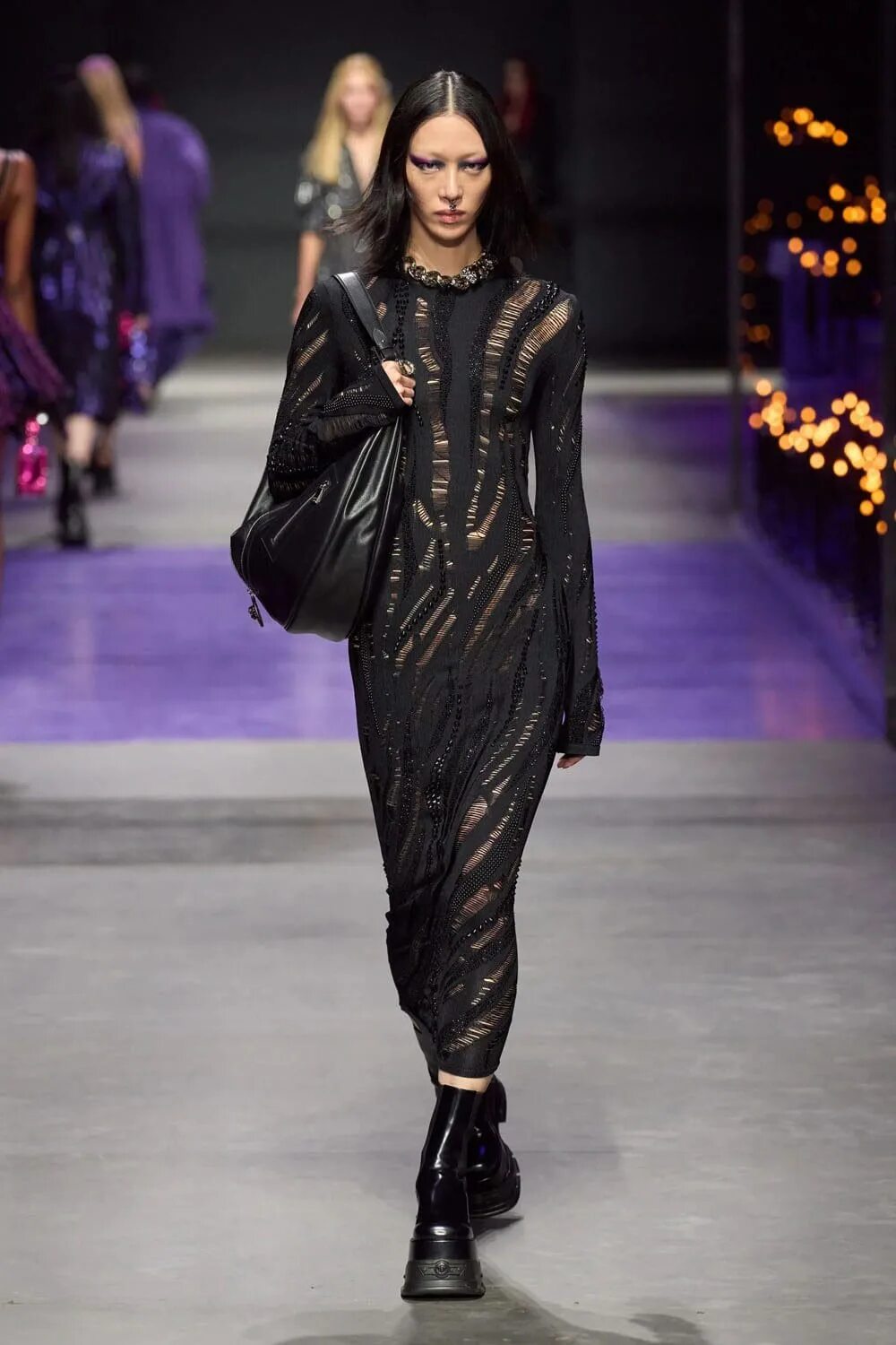 Версаче 2023. Коллекция версаче 2023. Версаче платья 2023. Versace spring 2023 runway. Коллекция версаче лето 2023.