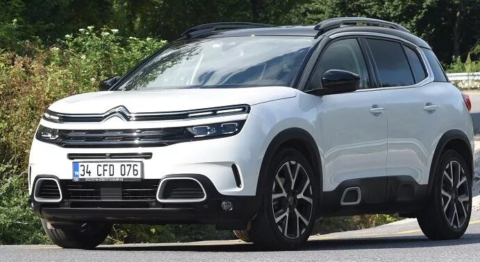 Citroen c5 Aircross 2022. Citroen с5 Aircross черный. Citroen c5 Aircross 2023. Ситроен с5 Аиркросс с черной крышей. Ситроен аир