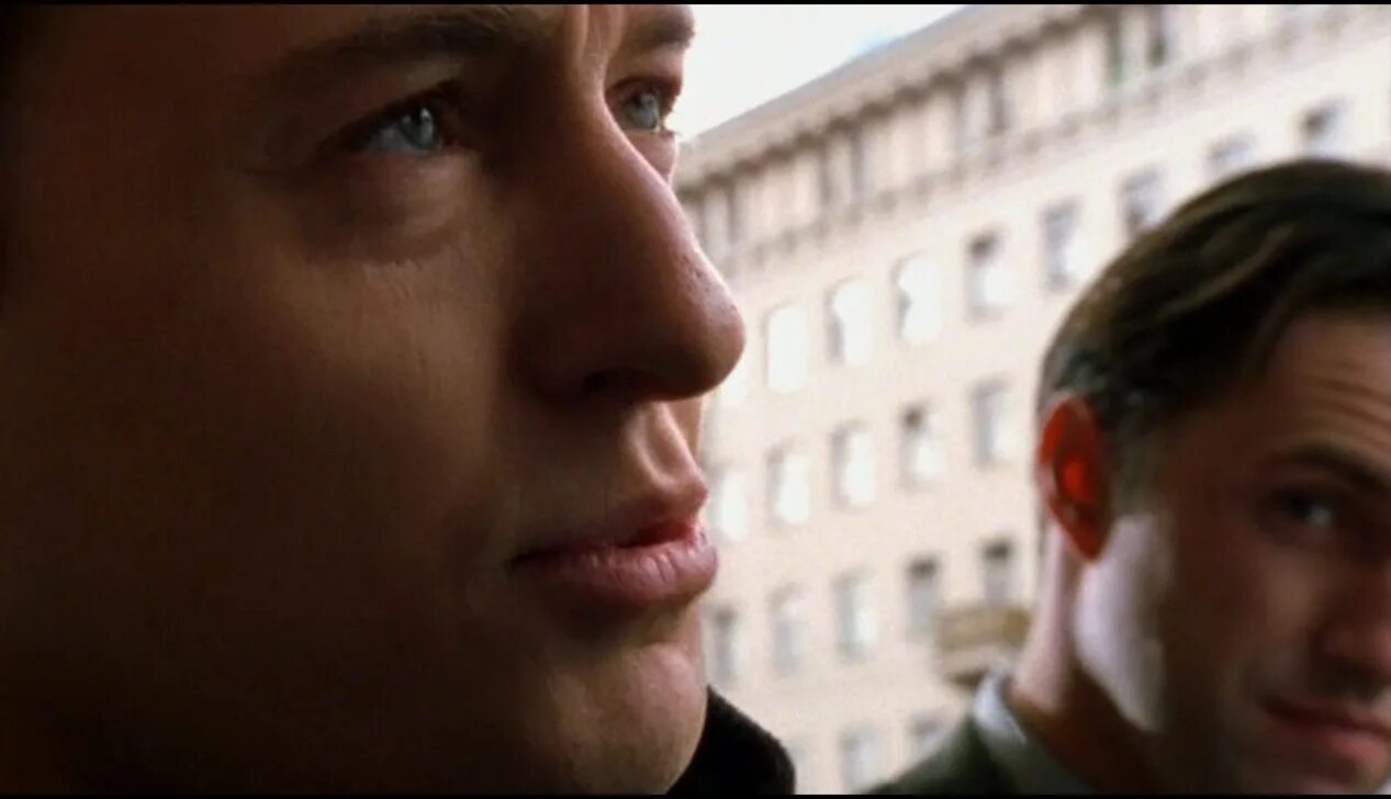 шокированная девушка. удивил своим умом. харви адвокат сериал. джим стерджесс торс. удивил своим умом.