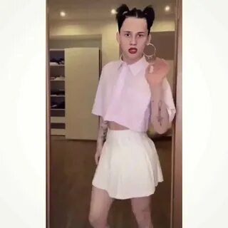 Половина мальчик половина девочка