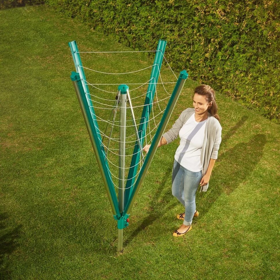 Сушилка для белья во дворе. Сушилка для белья mpd2250x0. Сушка белья на улице. Сушилка для белья brabantia уличная lift-o-matic 60 м. Сушилка для бел я на даче.