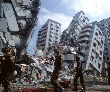 1999 год город