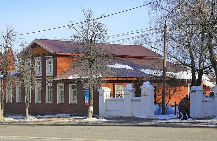 Спуск на горных лыжах. Студёная гора 34а во владимире. Кусуновская гора во владимире. Гора на студеной. Горнолыжный спуск во владимире на студеной горе.