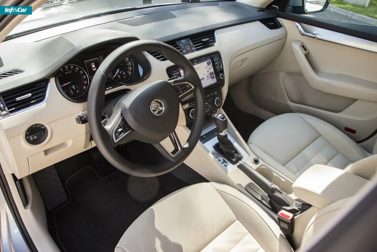 Octavia a8 2025. Škoda octavia a8 салон. skoda octavia a7 бежевая. skoda octavia 2025 салон.
