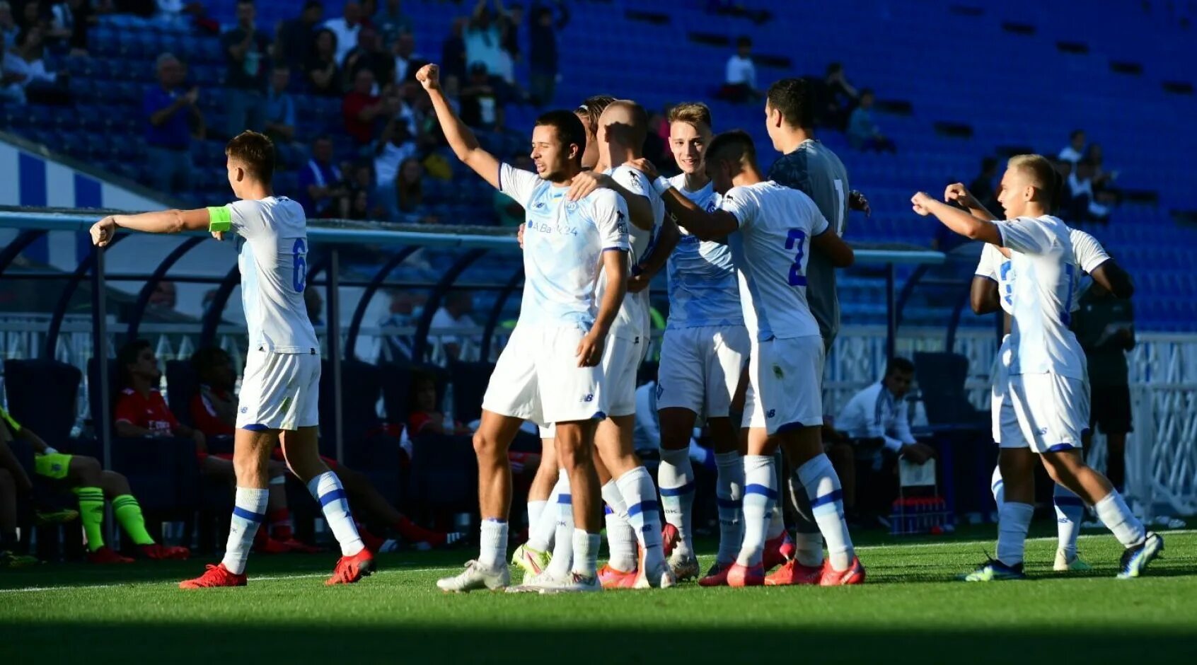 Юношеская уефа. Динамо Киев u19 Бавария празднования. Динамо 19. UEFA u19. Юношеская лига УЕФА.