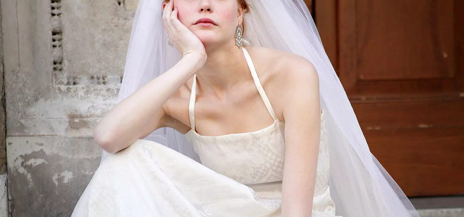 Блогерша выходит замуж. Расстроенная невеста. Задумчивая невеста. Грустная невеста. Недовольная невеста.