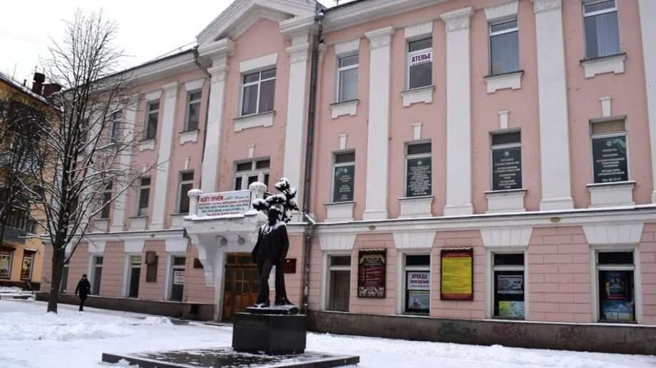 Революции 5 октябрьская 3. Октябрьской революции 32 смоленск. Горводоканал на харьковском шоссе. Ул революции 5 новосибирск горводоканал. Ставрополь проспект октябрьской революции 29.