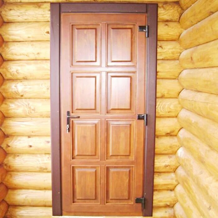 Купить дверь деревянную входную в дом. Деревянная дверь. Дверь входная деревянная. Деревянная уличная дверь. Входная дверь в сруб.