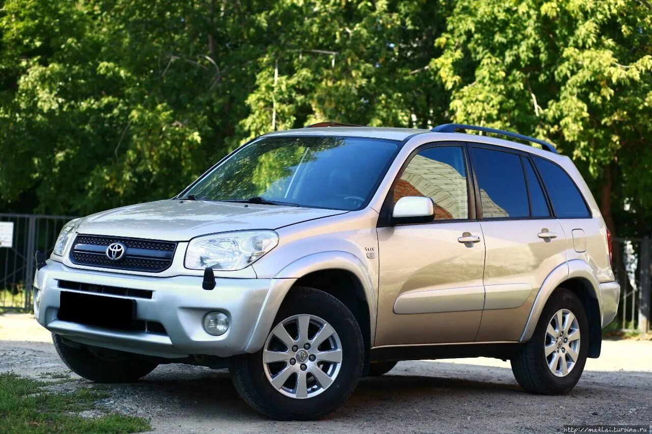 Toyota rav4 2 поколение. Toyota rav4 2003. Toyota rav4 2005. Тойота рав 4 2003.