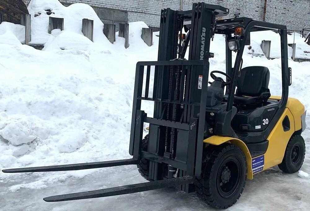 Водитель дизельного погрузчика. Работа водитель погрузчика пенза. Работа водитель погрузчика пенза. Водитель погрузчика объявление. Дизельный погрузчик hyundai 30dt-7.