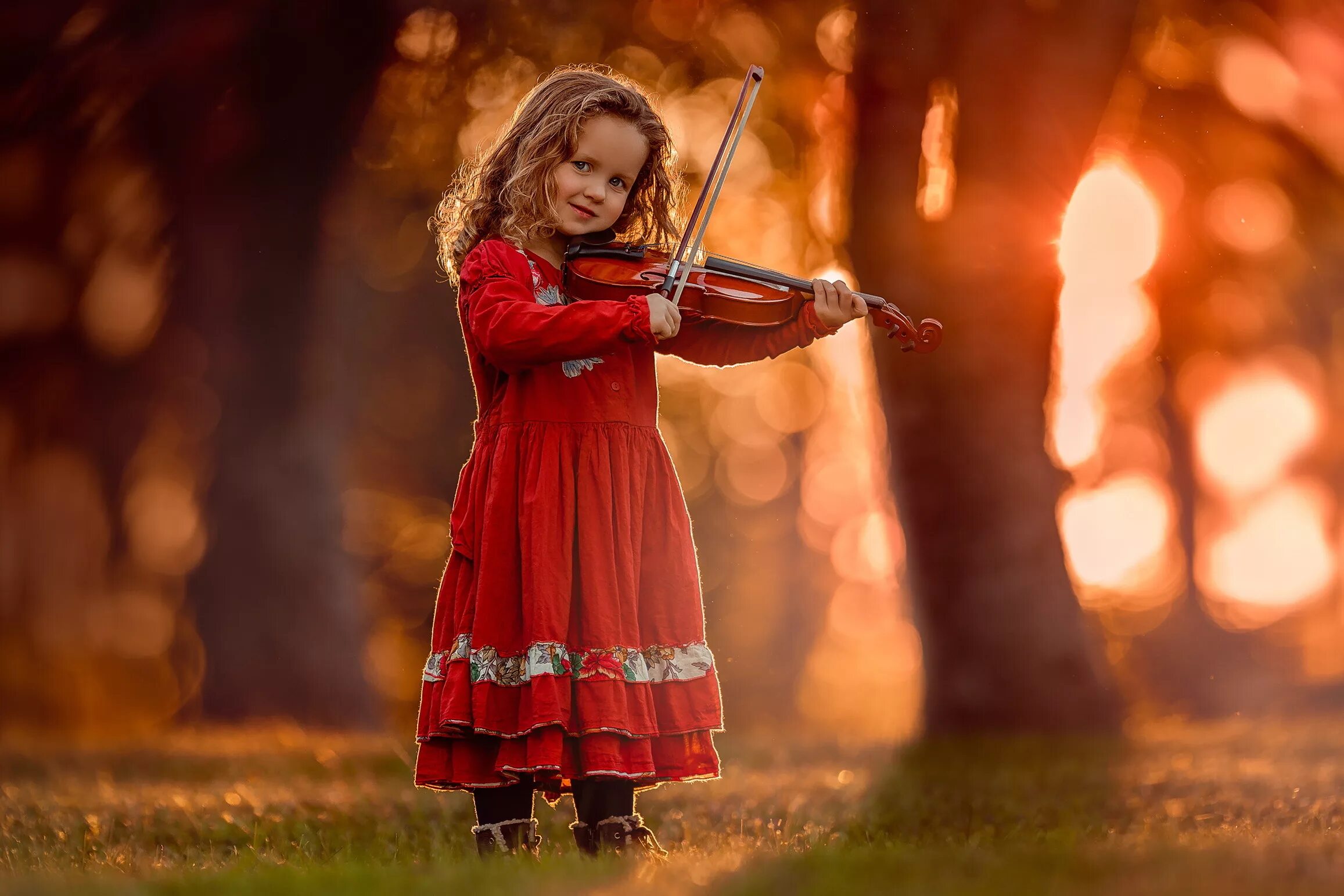 Девочка со скрипкой. Скрипка для детей. Фотосессия со скрипкой. Фотосессия со скрипкой детская. Девочка скрипачка