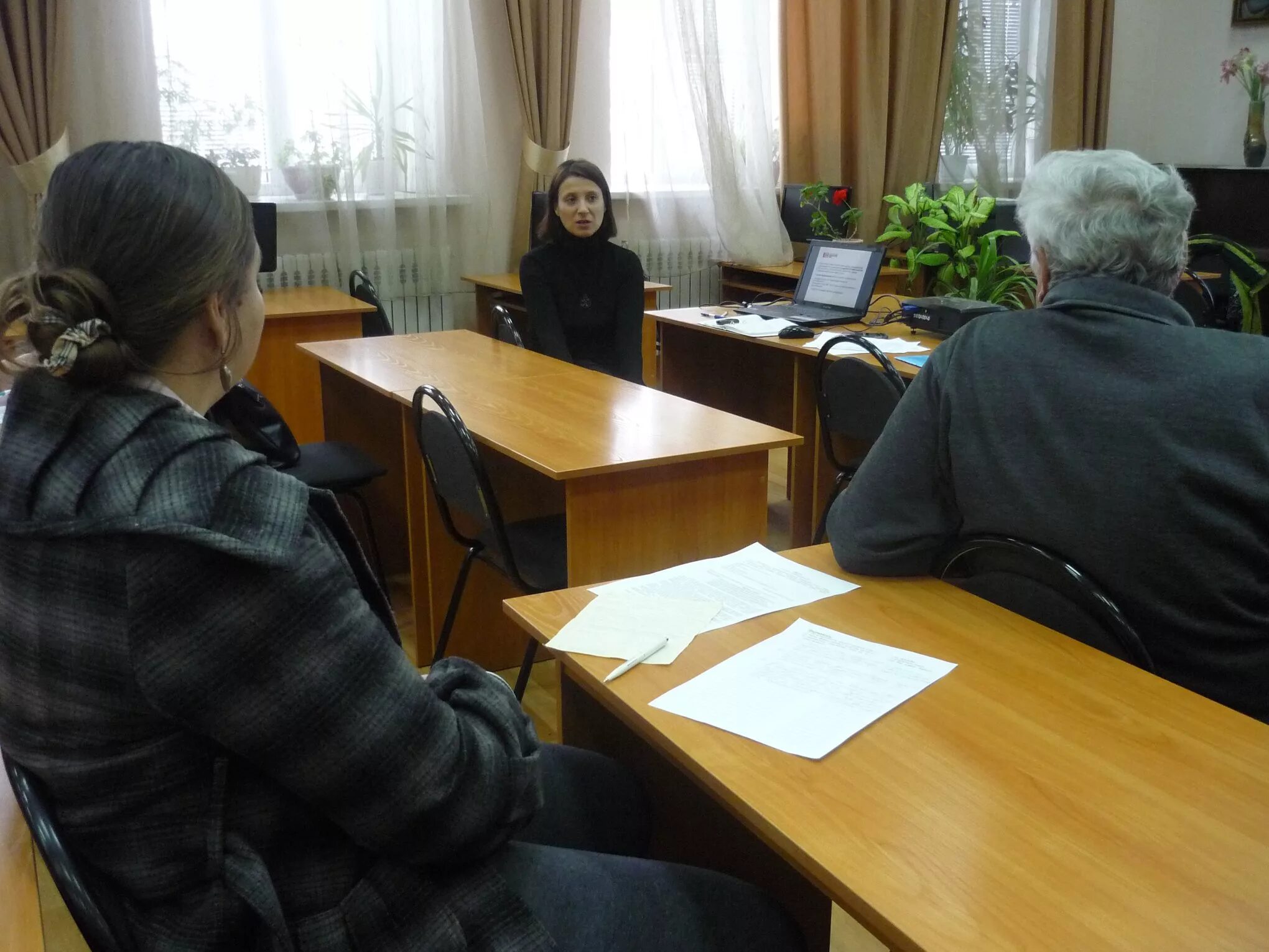 Центр юридических технологий. Центр юридических технологий. Совещание в корпорации. Центр юридических технологий. Центр юридических технологий.