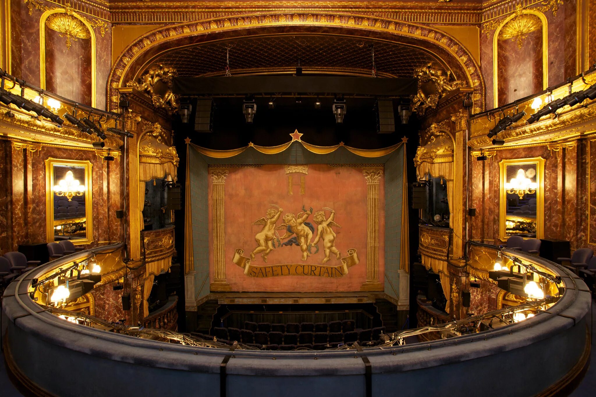 London theaters. Ковент гарден театр внутри. London theaters. London theaters. Королевский оперный театр covent garden внутри.