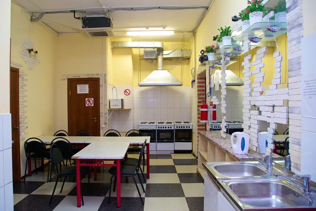 хостел альянс в люберцах. хостел рядом. трехъярусная кровать хостел. хостел альянс москва. ленинградский шоссе 21 вежливый лось.