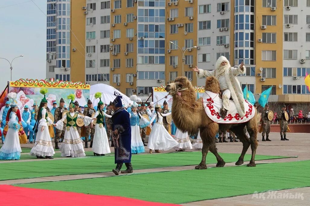 Кто празднует наурыз. Праздник Наурыз в Казахстане. С праздником Наурыз. Наурыз баннер. Наурыз в Атырау.