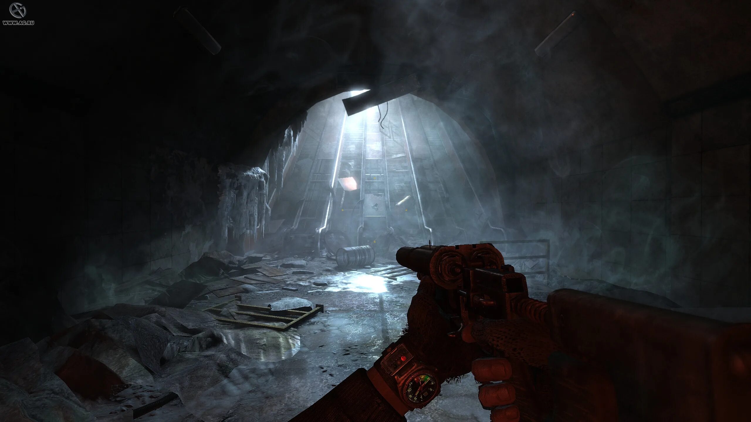 Metro 2033 без торрента. Игра метро 2033. Metro 2033 игра 2010. Игра метро 2033 2010 года. Интерфейс игры метро 2033.