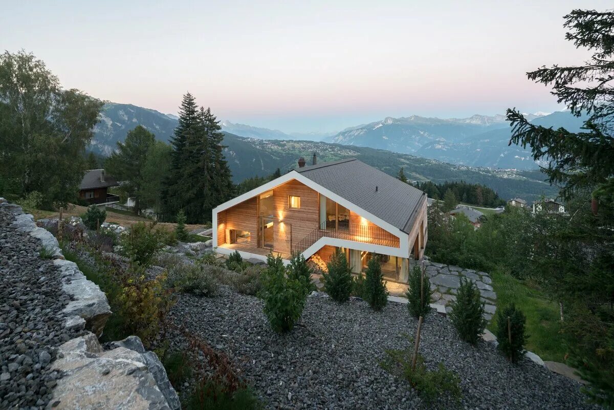 Дом дача в горах. Загородная резиденция в Альпах Швейцарии. Шале Анзер (Chalet Anzere). Шале в Альпах Швейцария. Шале в Швейцарии в горах.