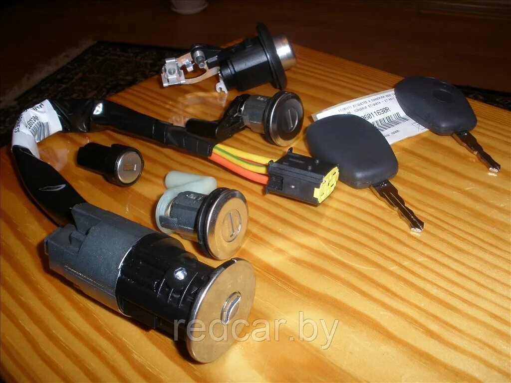 Личинка замка багажника reno logan 2020. Комплект замков renault 806010072r. Личинка замка багажника рено дастер 2013. Замок багажника логан фаза 1. Замок багажника рено логан 1.