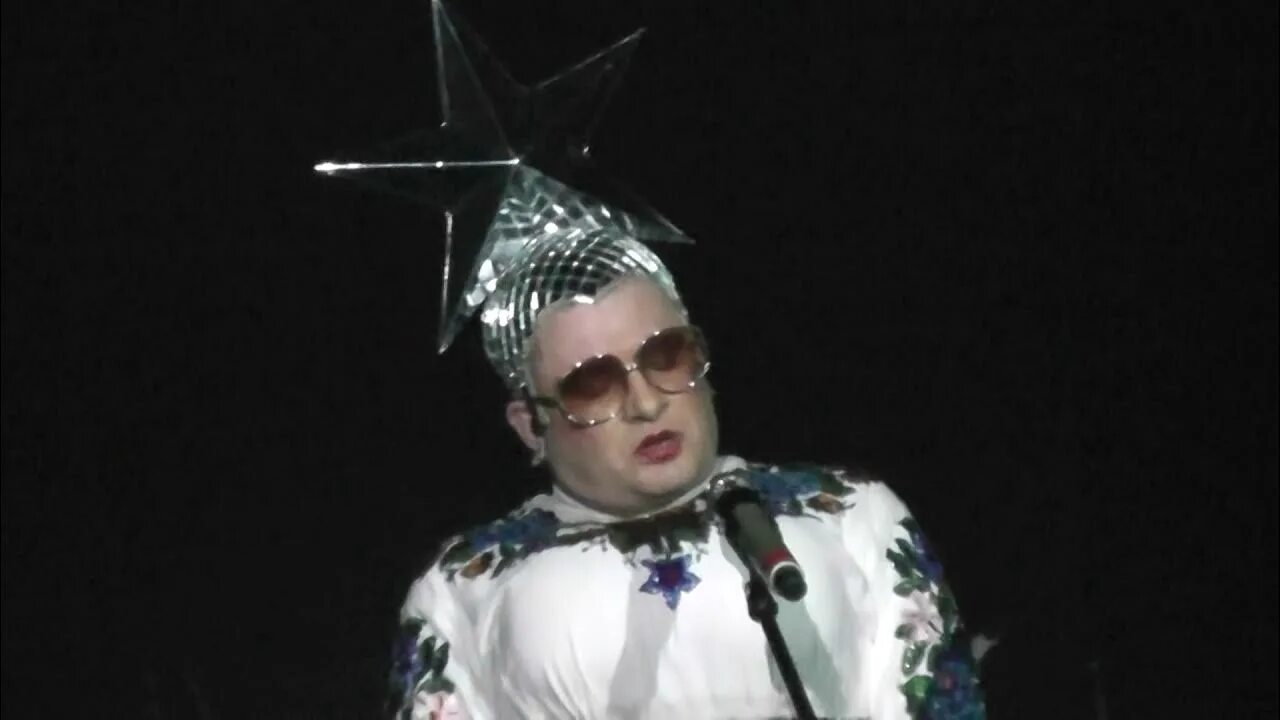 Сердючка гулянка. Сердючка гулянка. Гулянка сердючка. Верка сердючка трали-вали. Верка сердючка хорошо красавицам.