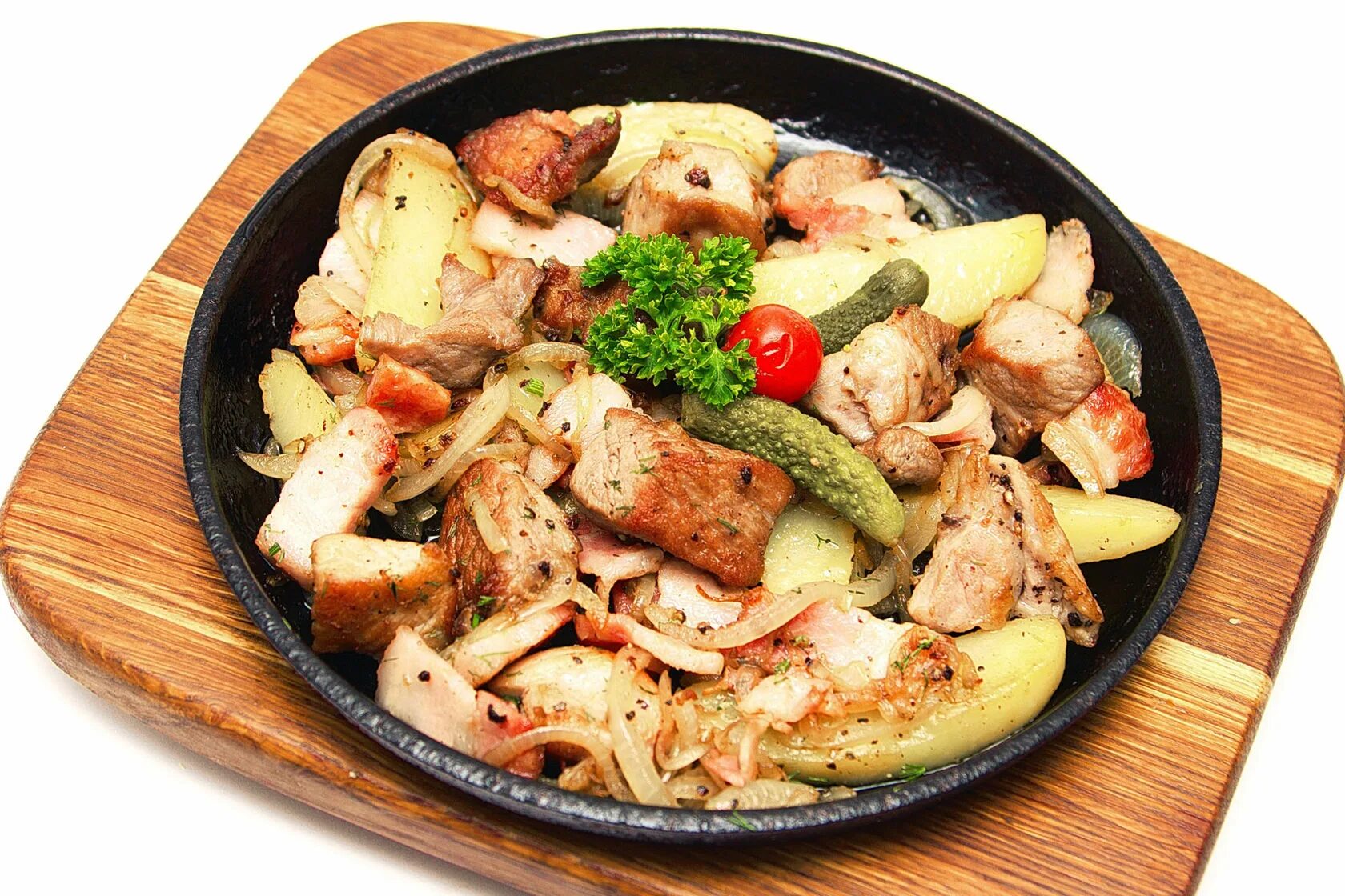 Сковорода с мясом фото. Блюдо горячая сковородка. Горячая сковородка с курицей. Свинина на сковороде. Горячая сковородка с говядиной.