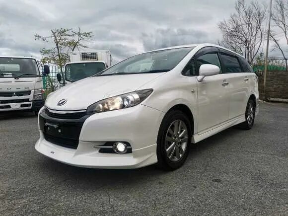 Тойота Виш 2012. Тойота Виш 2012 года. Тойота Виш 2012 белая. Toyota Wish 2012.