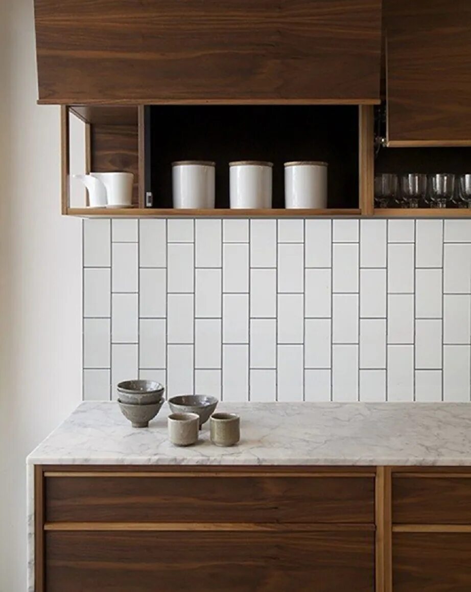 Плитка кабанчик kerama marazzi. Плитка ромбиком для кухни на фартук. Раскладка плитки на фартук. Плитка metrotiles белая 10х20. Раскладка плитки на фартук.