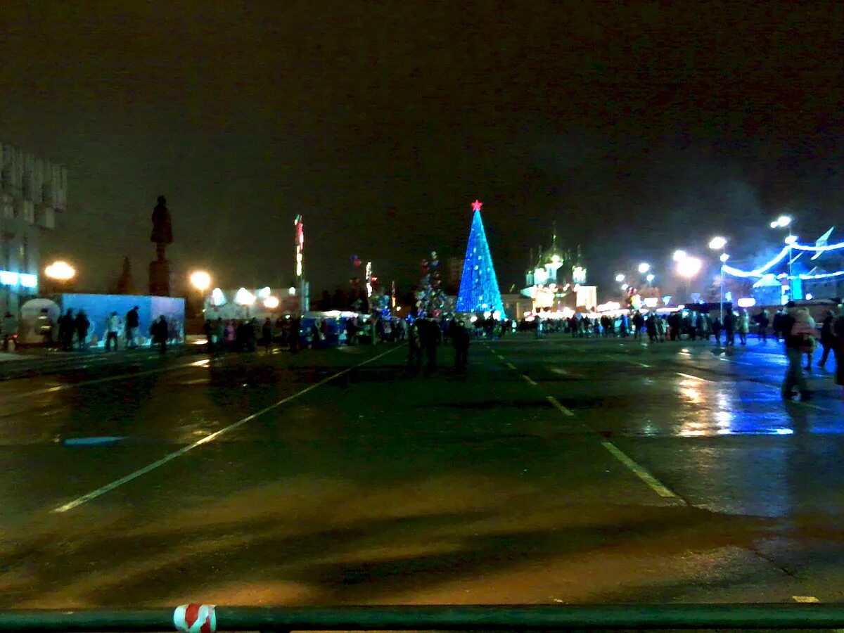 прямой эфир площадь ленина тула. тула площадь ленина сквер. прямой эфир площадь ленина тула. репетиция парада победы 2023 в туле. тула центральная площадь.