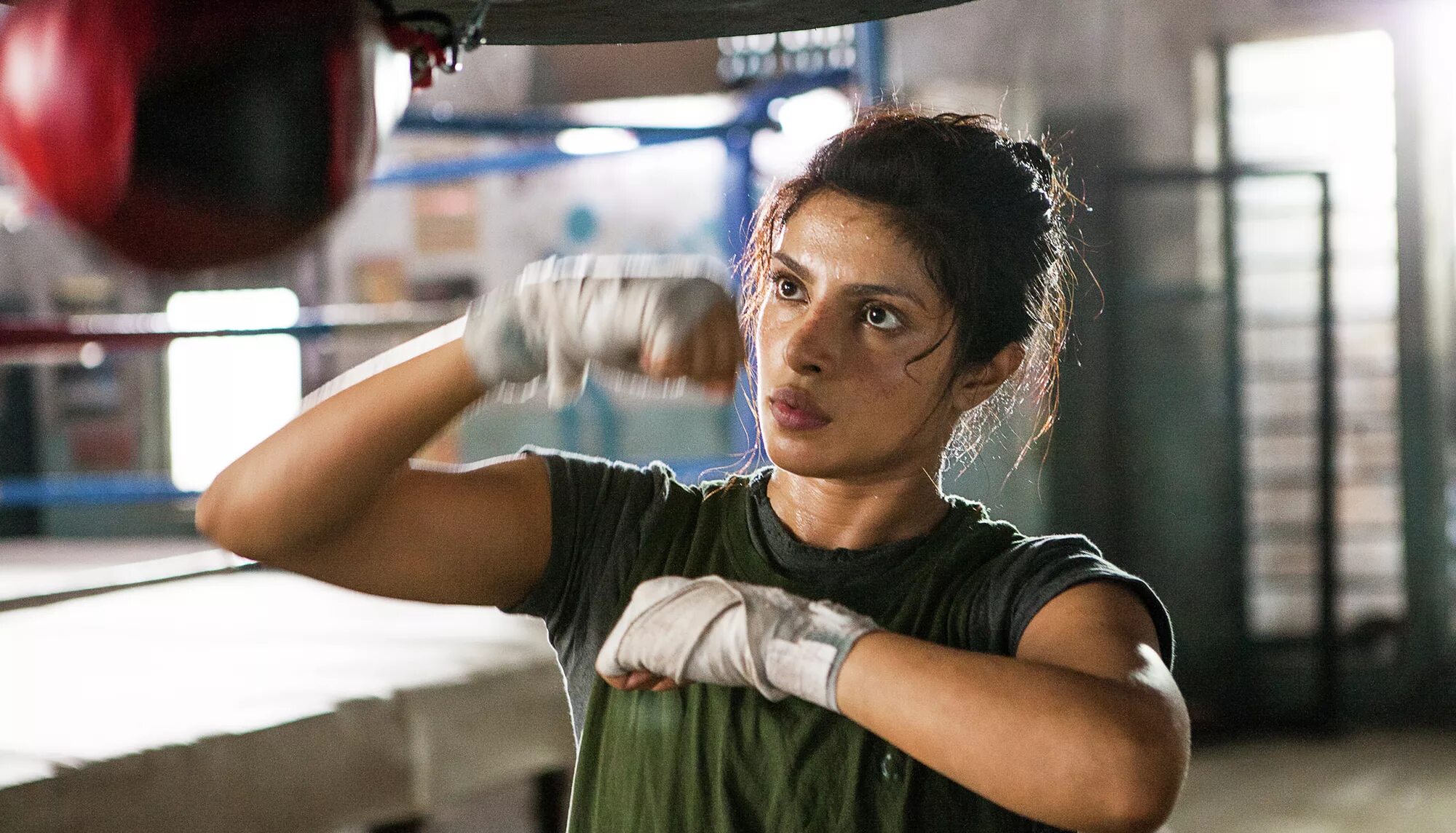 Она сильнее ее физически. Приянка Чопра бокс. Mary kom, 2014.