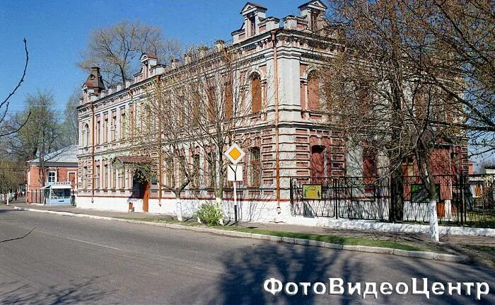 Г новозыбков брянская область главная улица. Новозыбков культура. Здание банка новозыбков. Новозыбков культура. Дк городской новозыбков.