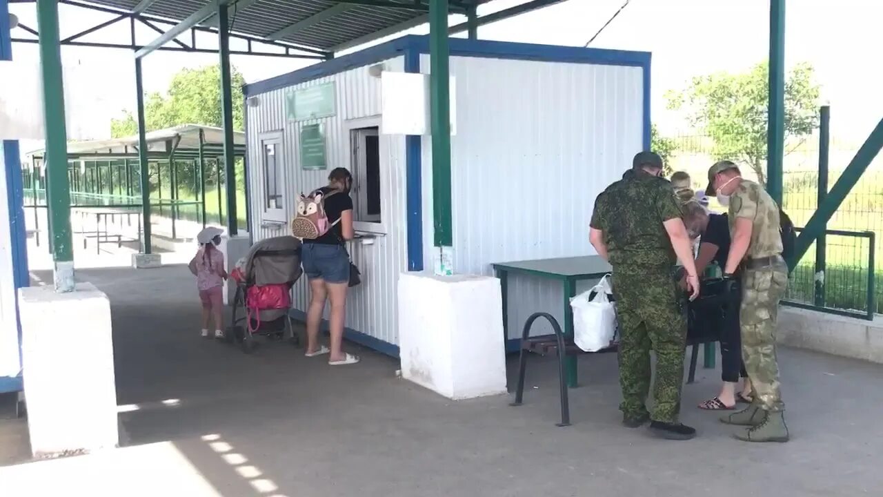 КПВВ ДНР. Донецкий пропускной пункт. КПВВ Еленовка. Таможня ДНР.