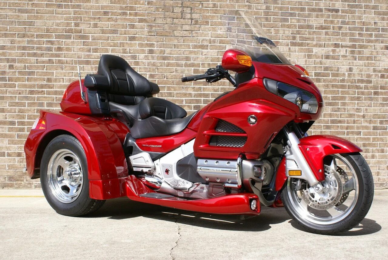 Honda Goldwing 1800. Мотоцикл Honda 1800 кубов. Большой мотоцикл зонда. Хонда 1.8 мотоцикл.