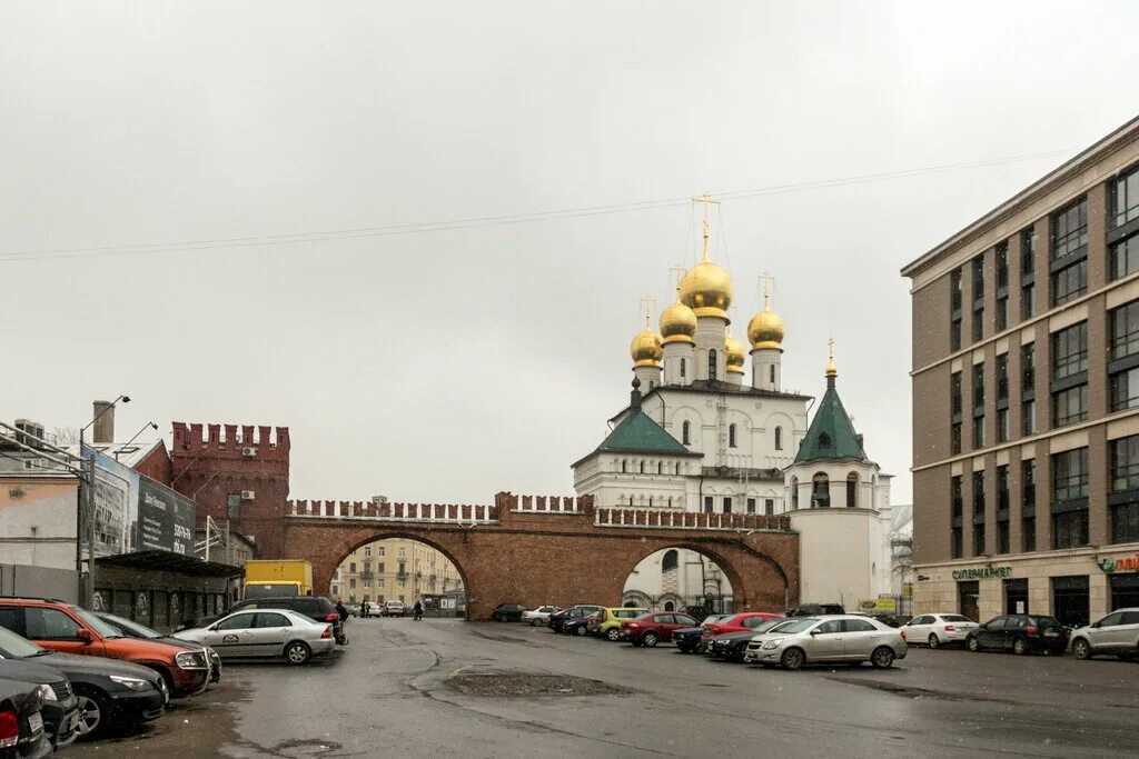 Крепостная стена Санкт-Петербург Полтавская улица. Кремлевский спб