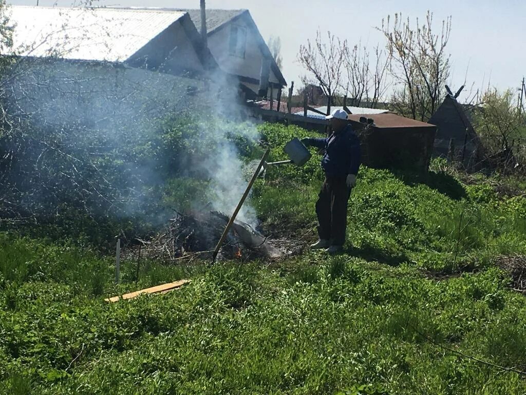 Дрон в саратове сегодня. Пожар красная Поляна. Непотушенный костер. Дачники картинки.