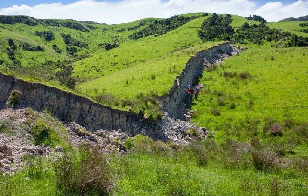 Стена Кайманава новая Зеландия. Долина Тингвеллир разлом. Горный разлом. Геологический разлом. Разрыв природы
