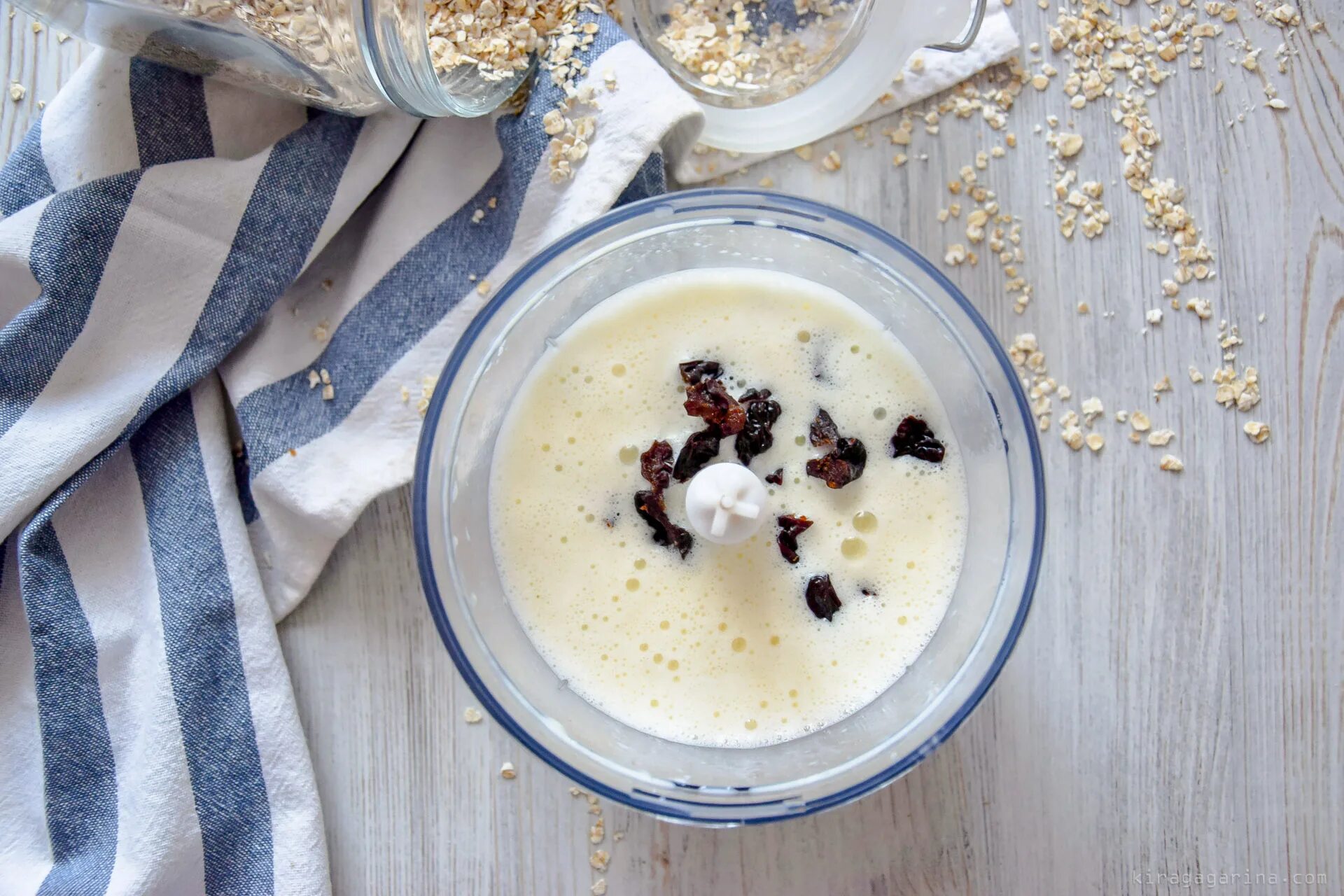 Творог со сметаной и бананом. Банановая диета для похудения на 7. Творожно банановая диета. Творожно банановая диета. Творожно банановая диета.