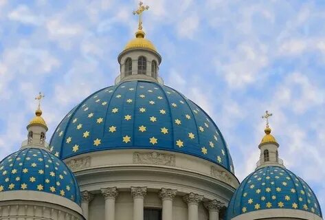 Почему купола синие