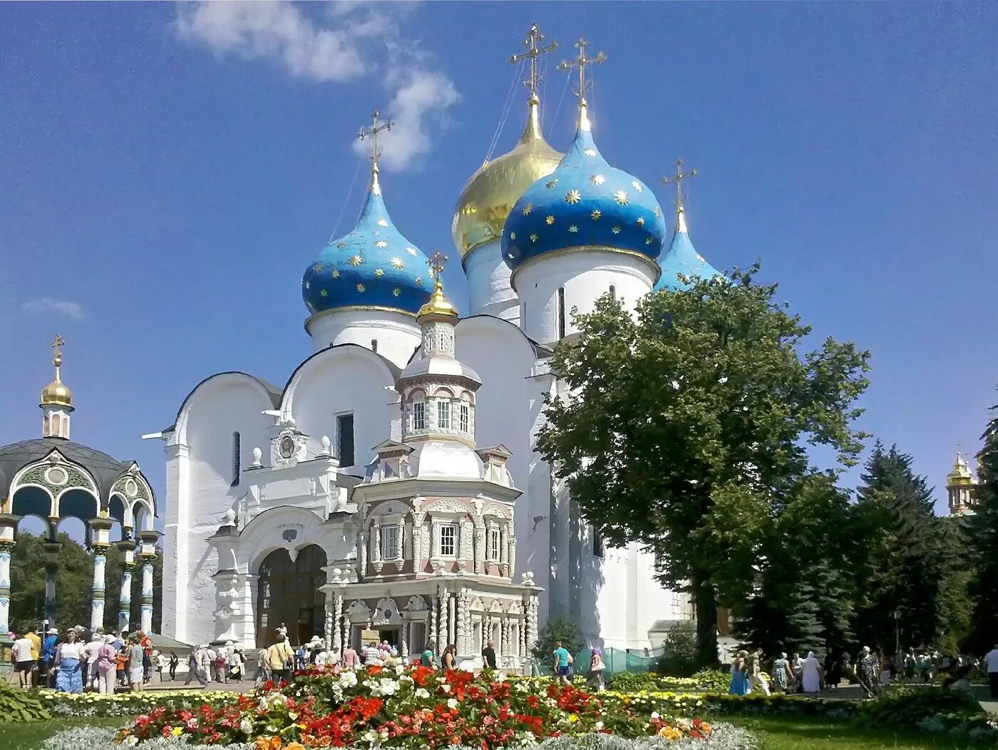 Сергиева лавра находится в городе. Троице-сергиева лавра сергиев посад. сергиев посадтроицв сергия лавра. сергиев посад троицко сергиевская лавра. троице сергиевская лавра москва.