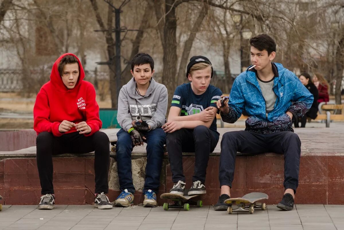 Фото где видео. Уличные пацаны. Падуаны. Пацан. Дворовый парень.