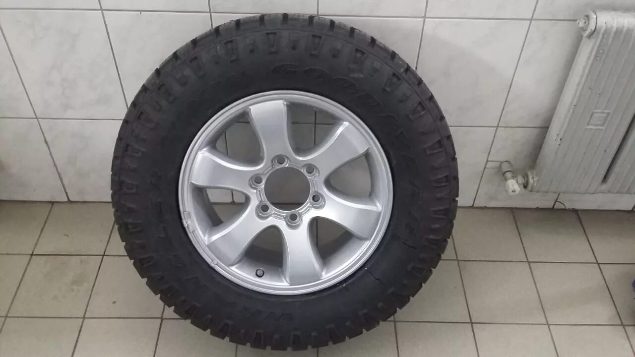 265/65 r17 ht. Hilux 265/70 r17 m/t. Колеса 265 65 r17. Touareg на резине 255/65 r17. Резина 265/65 r17 липучка.