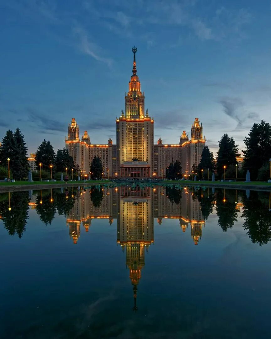 Сталинские высотки мгу. В. М. Главное здание мгу имени м. Ломоносова，мгу.